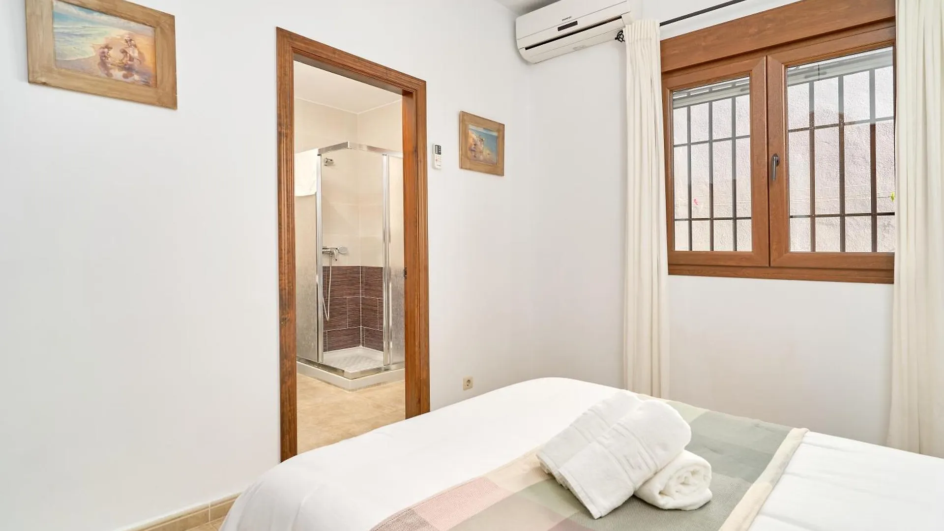 Villa Alejandro En Sayalonga 0*,  Hiszpania