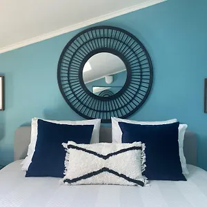 https://casa-andorinha-mezzanine-studio.hotels-lisbon-portugal.com